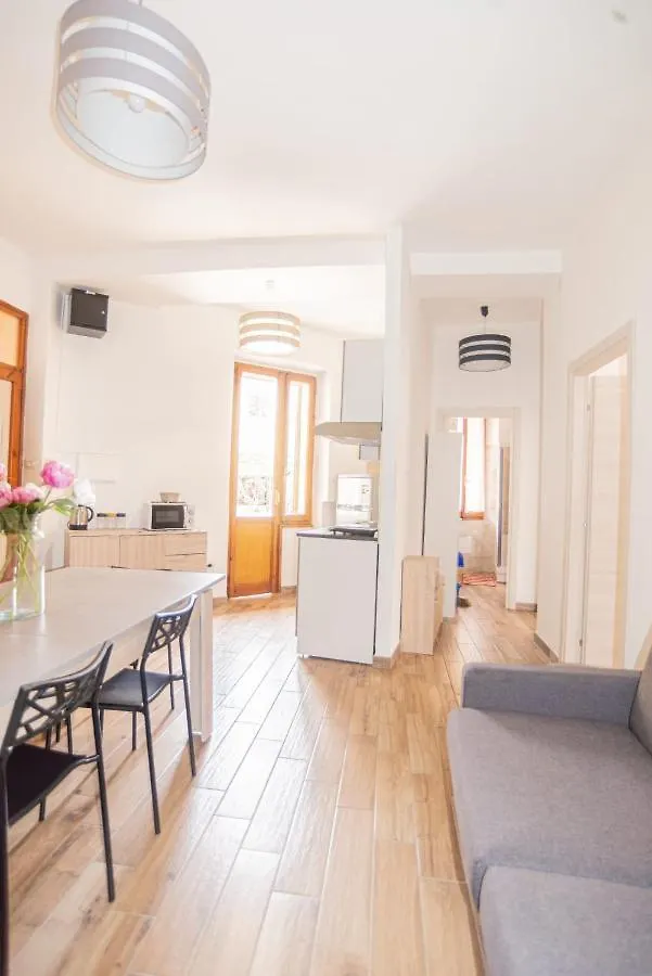Valery Apartments ألغيرو
